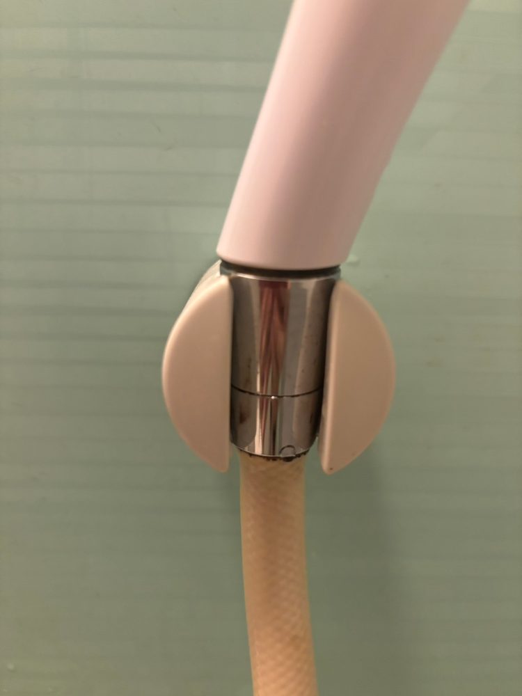 取り付け後の、ヘッドとホースのつなぎ目まわり